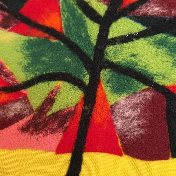 Colorful sweater ( M) you can wear for small to medium - Picture 2 of 8